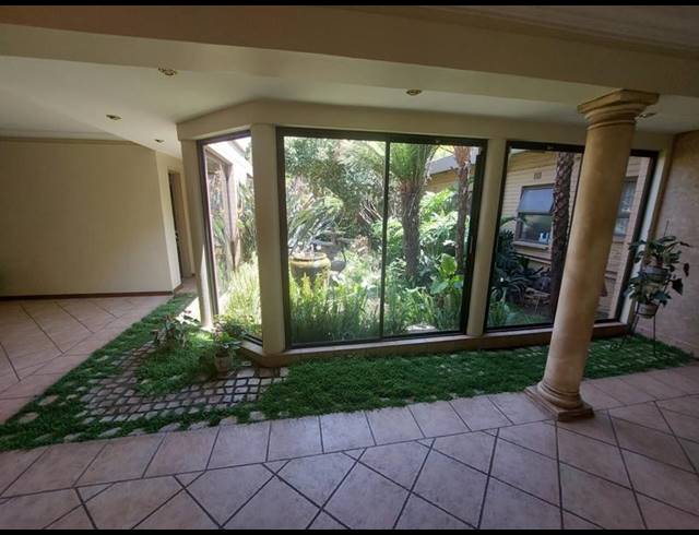 4 BEDROOM HOUSE FOR SALE IN VANDERBIJLPARK SW 5